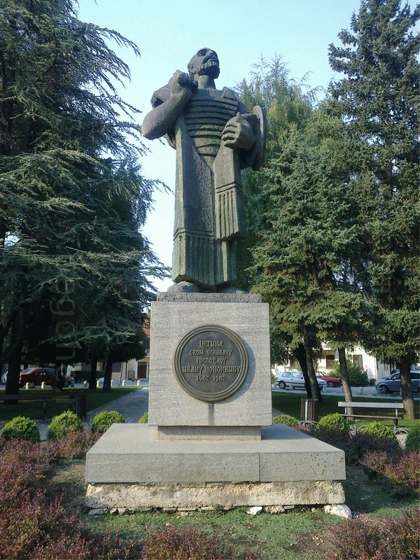 Памятник основателю Цетинье Ивану Черновичу