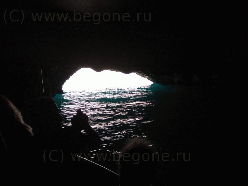 Голубая пешера, более известная как Blau Grotte или Blue Cave